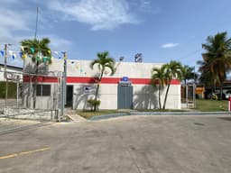 Local comercial en alquiler en la Autopista Duarte.