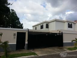 Br 809 Renta Casa en Cerro Hermoso Stgo