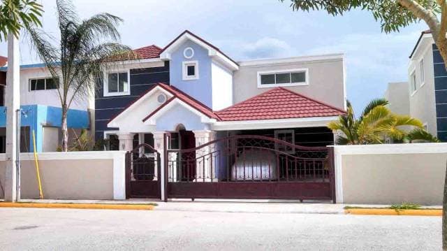 CASA EN VENTA EN GURABO — foto 1