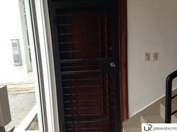 Apartamento en el Paraíso con cuatro habitaciones.