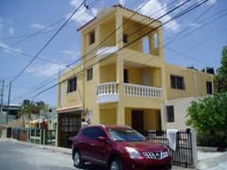 CASA EN URBANIZACION CAROLA