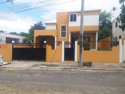 CASA EN RENTA EN PRADOS DEL YAQUE SANTIAGO