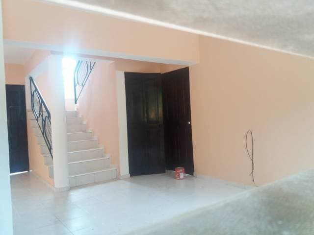 CASA EN RENTA DE 2 NIVELES EN URBANIZACION PRADOS DEL YAQUE SANTIAGO — foto 3