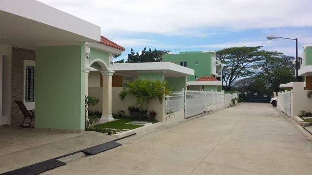 CASA CON PISCINA EN RENTA EN GURABO SANTIAGO — foto 1