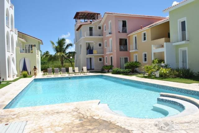 Muy bonito apartamento con piscina cerca de la playa